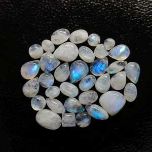 Cabujón de Piedra Lunar Arcoíris de Formas Mixtas 149 Ct, Gema Suelta, Fabricante y Exportador Mayorista OEM de la India - Product Image 2