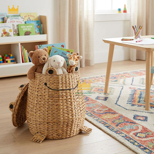 Panier de rangement artisanal en jacinthe d'eau naturelle, forme grenouille, avec couvercle, design moderne et écologique pour chambre d'enfant et salle de bain - Product Image 3