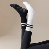 Chaussettes de yoga pour femmes POPSOX, équipement de studio professionnel, couleur personnalisée, tricotées en coton, antidérapantes, avec coussinets en silicone
