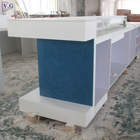 Ensemble de comptoir de bar en forme de L en surface solide personnalisée pour restaurant, bar lounge avec armoire à vin et colonne en pierre artificielle