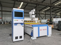 Routeur CNC linéaire ATC 1325 avec changeur d'outils 12 postes et table à vide pour MDF, contreplaqué et bois massif
