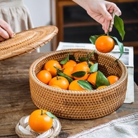 Keranjang Penyimpanan Rotan Anyaman dengan Tutup Desain Retro Organizer Meja Kotak Teh-Kue Nampan Buah Camilan Meja Kopi Asal Guangxi