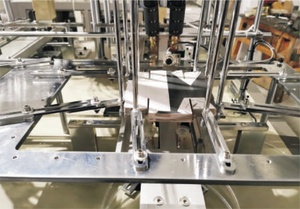 Máquinas para hacer fiambreras <span class=keywords><strong>de</strong></span> fabricación Ideas para pequeñas empresas Máquina automática para hacer cajas <span class=keywords><strong>de</strong></span> pizza <span class=keywords><strong>de</strong></span> alimentos <span class=keywords><strong>de</strong></span> papel alto - Product Image 3