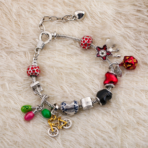 Pulsera de abalorios ajustable <span class=keywords><strong>con</strong></span> temática de película misteriosa Stranger, <span class=keywords><strong>con</strong></span> dijes de bicicleta, dados y globos, para regalo de fans - Product Image 4