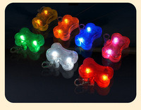 Pendentif lumineux LED à clipser pour animaux de compagnie, en plastique, avec motif imprimé, 3 modes d'éclairage, collier lumineux anti-perte pour promenade nocturne