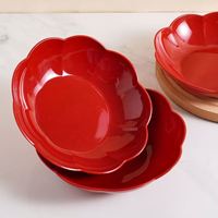 Rode bloeivormige fruit schaal, stapelbaar dienblad voor feestelijke bruiloften, huishoudelijk gebruik en snacks.