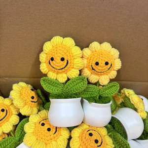 Girasole Artificiale Fatto a Mano all'Uncinetto, Pianta in Vaso Sorridente Ecologica per Natale, Ritorno a Scuola, Festa degli Insegnanti, Capodanno - Product Image 4