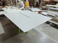 Plateau de table en bois blanc MDF moderne personnalisé anti-rayures pour bureau ergonomique, bureau de jeu et d'écriture à hauteur réglable électriquement