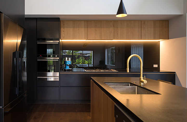 Modern Black Kitchen Cabinets - Vermonhouzz Wooden Veneer Matt Lacquer ...