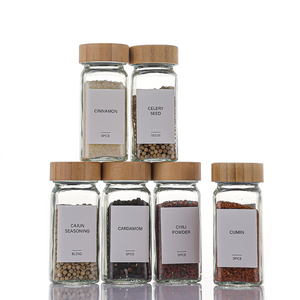 Pot de rangement carré miniature personnalisé pour cuisine, 4 oz, récipient à épices, pot à poivre et piment en verre avec couvercle doseur - Product Image 3
