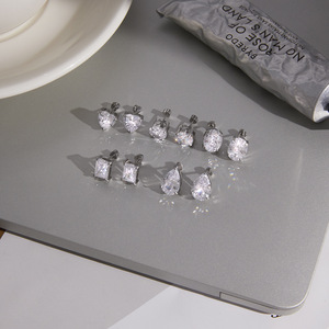 Pendientes de circonita blanca de acero inoxidable con engaste de garra, redondos, geométricos, para uso diario, para mujer - Product Image 2