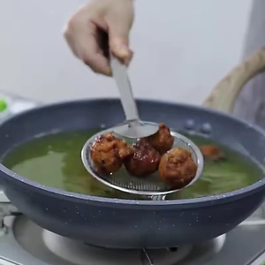 Cuchara coladora de malla de acero inoxidable para cocina, cuchara para recoger alimentos fritos, pinza para escurrir aceite, utensilios de cocina - Product Image 4