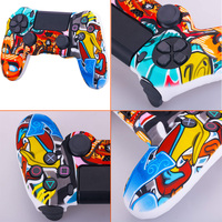 Coque de protection fine en silicone et caoutchouc à impression par transfert d'eau personnalisée à faible MOQ pour manette de jeu PS4 Dualshock 4