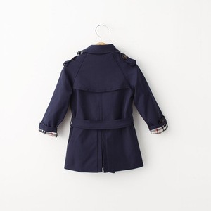 Produits innovants à vendre : Manteaux en cuir pour enfants avec cintres en cuivre - Product Image 6