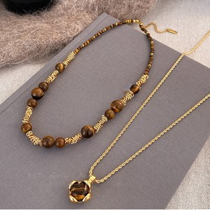 Collana da Donna con Perle e Placcatura in Oro Vero, Stile Avvolgente, per Feste, Autunno Inverno, Lusso Leggero, Elegante, con Catena a Maglie Sovrapposte, Yiwu - Product Image 4