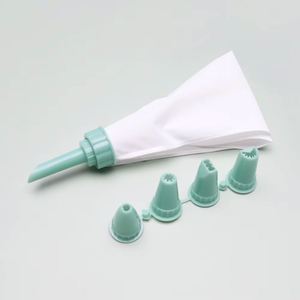Ensemble de 5 douilles à pâtisserie DIY pour glaçage, poches à douille en silicone, ensemble de 4 douilles, outils et accessoires de décoration de gâteaux - Product Image 5