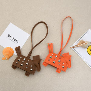 Porte-clés Cheval de Guerre en Cuir PU de Luxe, Fait Main avec Rivets, Style Punk, Breloque de Sac, Animal Mignon, Porte-clés de Voiture Design - Product Image 4