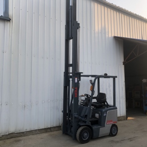 Used Komatsu TCM 1.5 Ton 3-Stage Electric Forklift Stacker with Drum <b>Handling</b> for Narrow Aisle Applications - Product Image 4