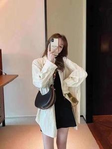 กระเป๋ากุ๊นผู้หญิงสีสันสดใสกระเป๋าสะพายไหล่หรูหราพร้อมสายรัดสองเส้นถอดออกได้จากกว่างโจว - Product Image 6