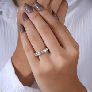 Bague Éternité en Or Blanc Luxe avec Diamants pour Femme, Classique, pour Mariage, Anniversaire, Bijou Fin Élégant pour Usage Quotidien - Product Image 2