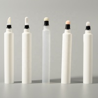 Vente en gros de baume à lèvres/liquide Blush Squeeze Tube Packaging Différents tubes en plastique de brosse de flocage pour le tube souple de maquillage