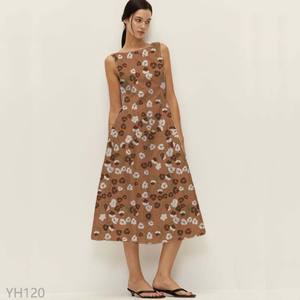 Tela de poliéster con estampado floral pequeño vintage Henry Textiles patrón clásico para blusas y Pijamas - Product Image 4