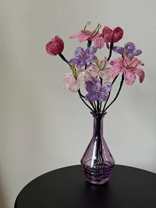 Set de Regalo Corporativo para el Día de la Madre, Ramo de Orquídeas, Lotos, Tulipanes y Lirios Hecho a Mano con Cuentas Francesas, Diseño Único y Estético, Flores Artificiales para Graduación, Halloween - Product Image 5