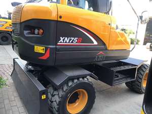 XINIU 6-tons wielgraafmachine XN75B Rhinoceros graafmachine met reserveonderdelen en sloophamer - Product Image 4