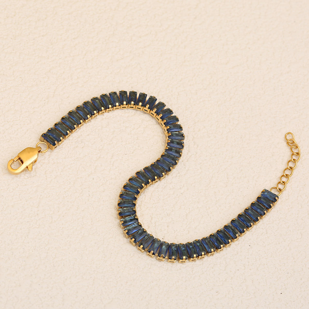 สร้อยข้อมือพลอยเทียมสีฟ้าทอง