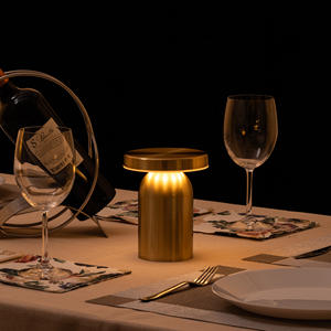 Lámpara de Mesa Recargable Magnética Portátil al por Mayor, Control Remoto Inalámbrico, Diseño Moderno, Cabezal Flexible para Decoración del Hogar y Hoteles - Product Image 3