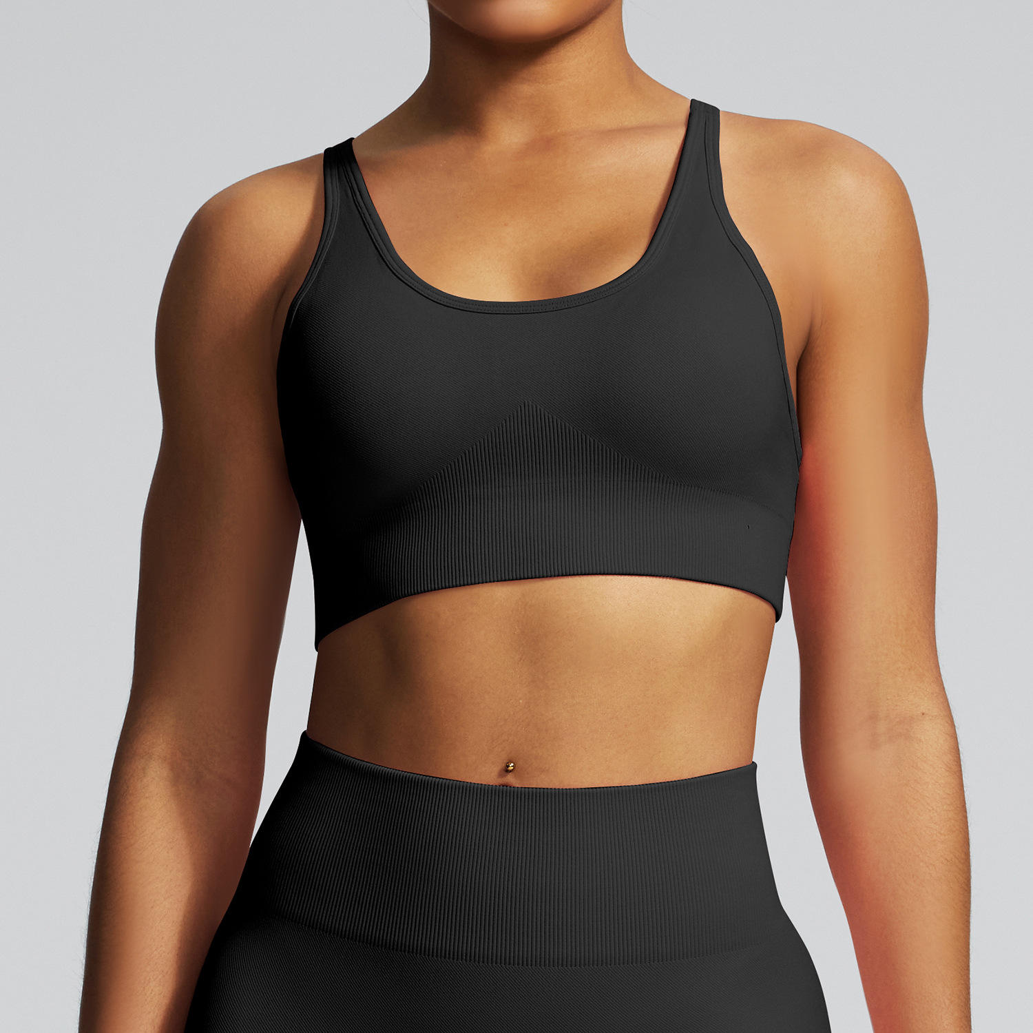 Soutien-gorge noir col V, pantalon noir