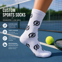 Chaussettes de sport personnalisées en jacquard pour hommes, chaussettes athlétiques à logo OEM ODM, faible MOQ, respirantes pour la course à pied, la gym et l'entraînement