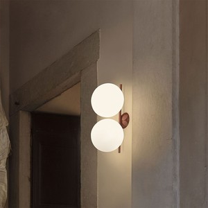 โคมไฟติดผนังข้างเตียงสไตล์มินิมอลอิตาลี ปี 2022 ดีไซน์สร้างสรรค์และมีเอกลักษณ์เฉพาะตัว สำหรับห้องนอนใหญ่ โครงเหล็กพร้อมกระจก แหล่งกำเนิดแสง LED 36V - Product Image 4