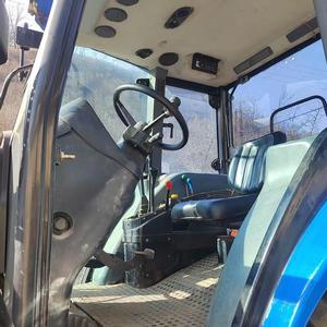 Tracteur agricole New Holland 1354 4x4 d'occasion, tracteur de jardin multifonctionnel, moteur <span class=keywords><strong>4</strong></span> cylindres, boîte de vitesses de tracteur à roues - Product Image 2