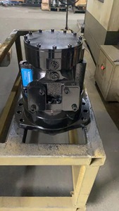 Motor Hidráulico de Pistón MCR5A620 MCR5A680 MCR5A750 MCR5A820 MCR5A750410A60Z32B2V2WL12F7SO448K - Product Image 2
