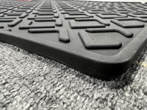 Alfombrillas de coche 2D moldeadas por goteo, sin olor, al por mayor de fábrica, aptas para <span class=keywords><strong>TOYOTA</strong></span> <span class=keywords><strong>TUNDRA</strong></span> <span class=keywords><strong>PLATINUM</strong></span> CREWMAX <span class=keywords><strong>2023</strong></span> (5.5FT) - Product Image 6
