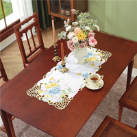 Chemin de table et napperon à fleurs brodées pour la maison salon salle à manger cuisine banquet de mariage