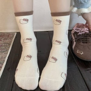 ถุงเท้าลายปักคิตตี้น่ารัก สีครีมขาว ระดับกลางน่อง สำหรับผู้หญิง ระบายอากาศได้ดี ซับเหงื่อ ลายการ์ตูนอนิเมะ - Product Image 2