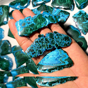 Tranches de pierres précieuses naturelles de chrysocolle et de malachite, 6 mm, traitées thermiquement, forme irrégulière, polies, vertes, pierres lâches pour la fabrication de bijoux - Product Image 1