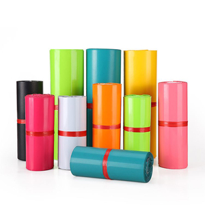 Venta al por mayor de bolsas de envío de correo polivinílico amarillo barato para ropa, sobres de plástico personalizados, bolsa de correo para calcetines y zapatos - Product Image 3