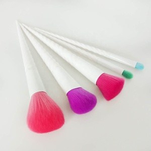 <span class=keywords><strong>Pinceau</strong></span> rotative en plastique cristal blanc, 1 pièce, brosse <span class=keywords><strong>de</strong></span> maquillage pour blush, couleur rose, fleur fraîche, plus léger, blanc - Product Image 3