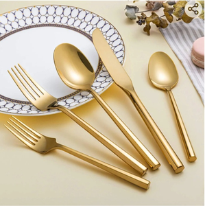 Service de couverts DFU34, manches robustes et uniques, en acier inoxydable 18/0, finition or mat, pour événements de mariage, à louer. - Product Image 1