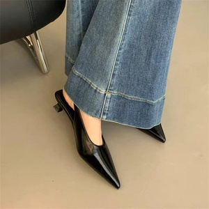 Semplici sandali con <span class=keywords><strong>tacco</strong></span> <span class=keywords><strong>basso</strong></span> sottile in pelle morbida 2025 <span class=keywords><strong>scarpe</strong></span> con cinturino Casual - Product Image 4