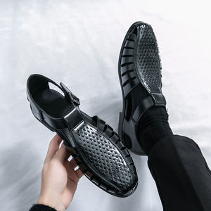 Nuevos modelos Sandalias y zapatillas masculinas de alta calidad Hebilla clásica Negro Inglaterra Diseño Top Zapatos de cuero de vaca Verano <span class=keywords><strong>Roma</strong></span> Moda - Product Image 2