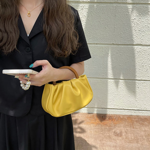 Mini sac à bandoulière plissé avec poignée en bois pour femmes, couleur unie, boucle magnétique, poche zippée, été 2021 - Product Image 2