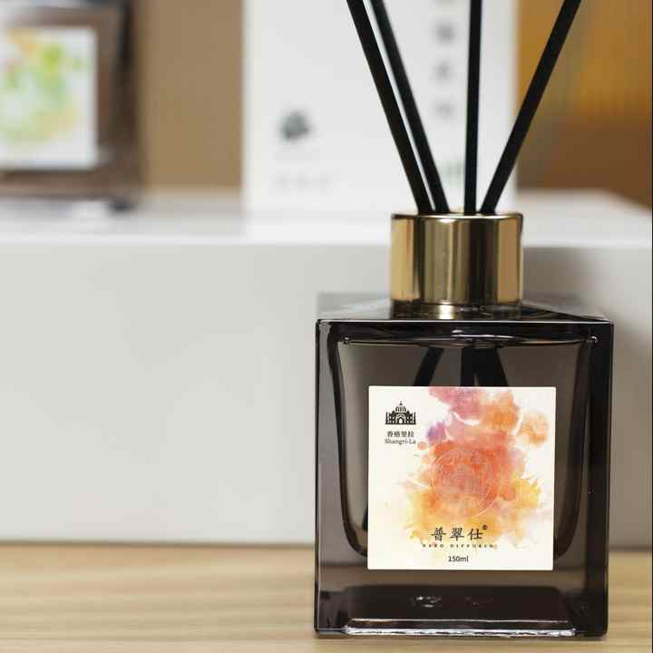 Square Glass Bottles Diffuser Metal Wood Customized Labels Gardenia ...