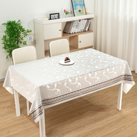 Nappe de table rectangulaire anti-taches en PVC, motif floral blanc de luxe, fabrication RNPT Platinum.