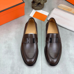 Mocasines de cuero liso para hombre con hebilla decorativa, zapatos de vestir sin cordones para negocios, uso diario, eventos formales y ocasiones informales. - Product Image 1