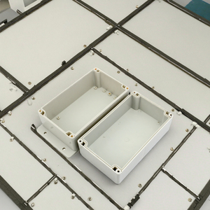 Scatola di Distribuzione Elettrica in Alluminio Pressofuso IP67 Antipolvere e Impermeabile con Fori Personalizzati - Product Image 3