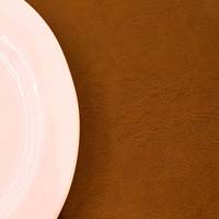 Vente en gros de tapis de table de luxe antidérapants en cuir PVC de style classique, ensemble de sets de table antidérapants pour salle à manger, sous-tapis de bureau, accessoires de restaurant